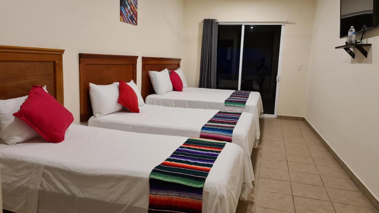 Hotel Machos Mahahual Exterior photo